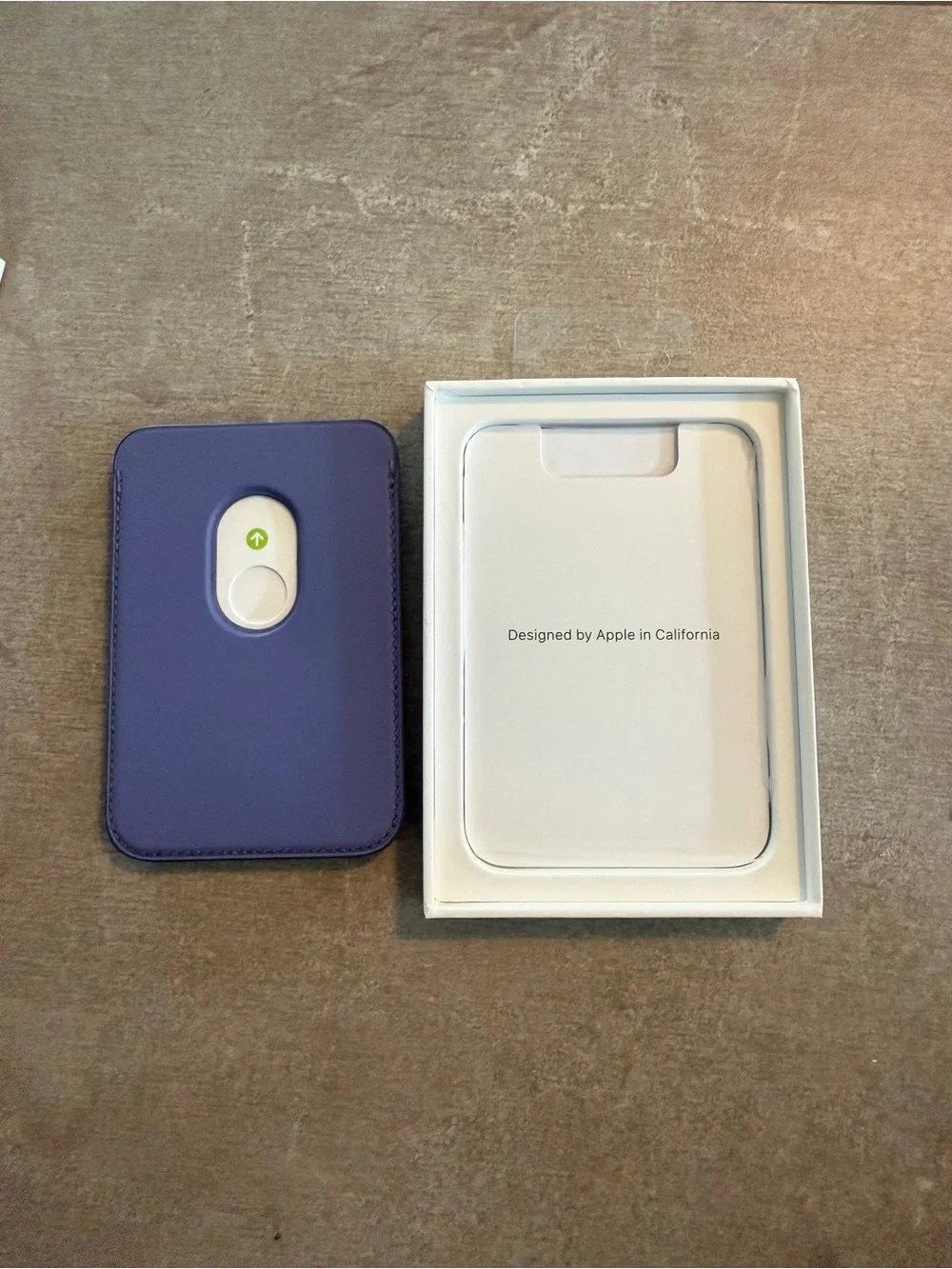 Apple MagSafe Leather Wallet - Purple